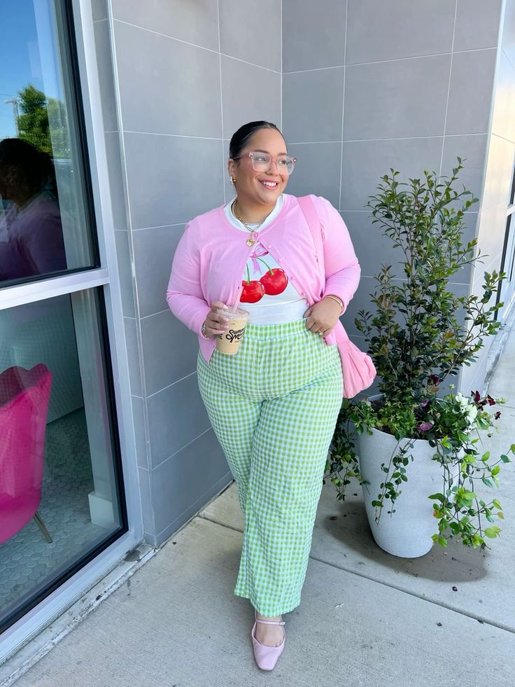 Plus Size Travel Outfit Ideas- 14